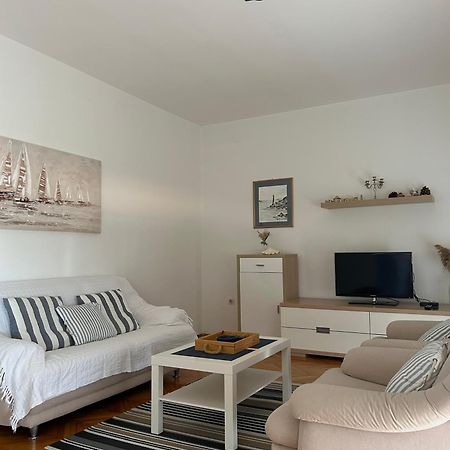 Holiday Home Villa Emma Debeljak Bagian luar foto