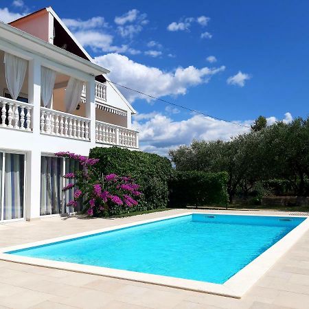 Holiday Home Villa Emma Debeljak Bagian luar foto