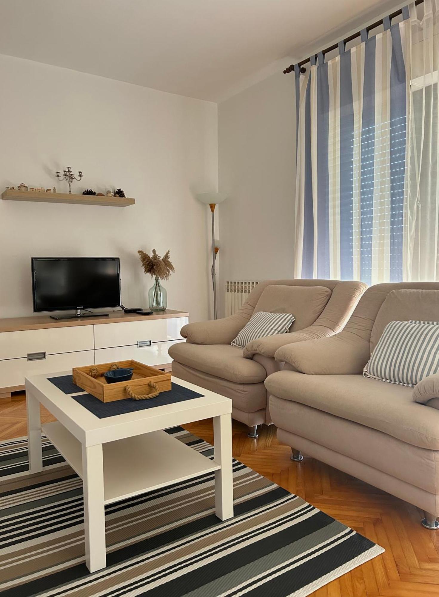 Holiday Home Villa Emma Debeljak Bagian luar foto