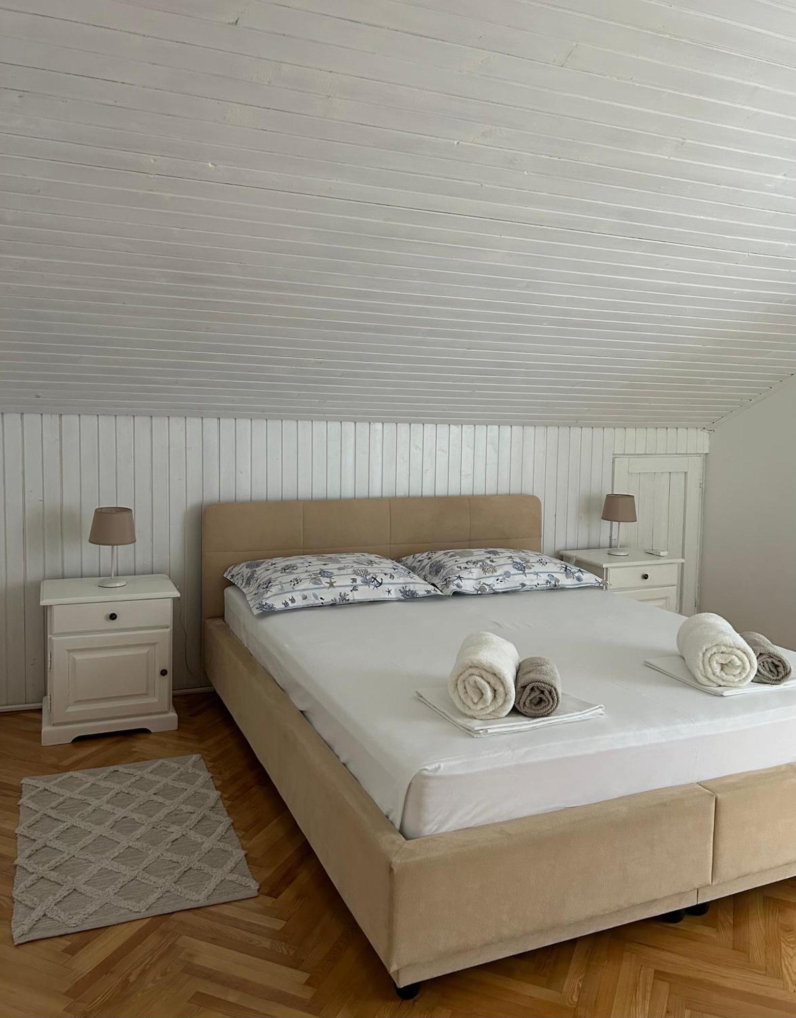Holiday Home Villa Emma Debeljak Bagian luar foto