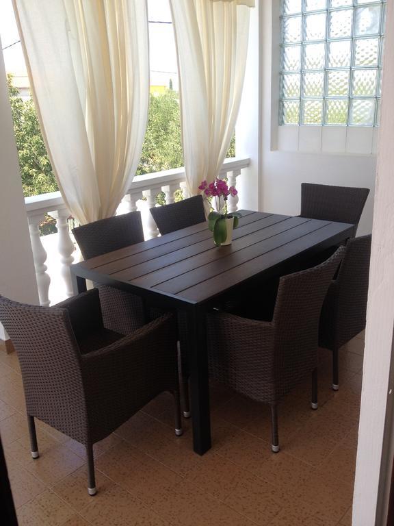 Holiday Home Villa Emma Debeljak Bagian luar foto
