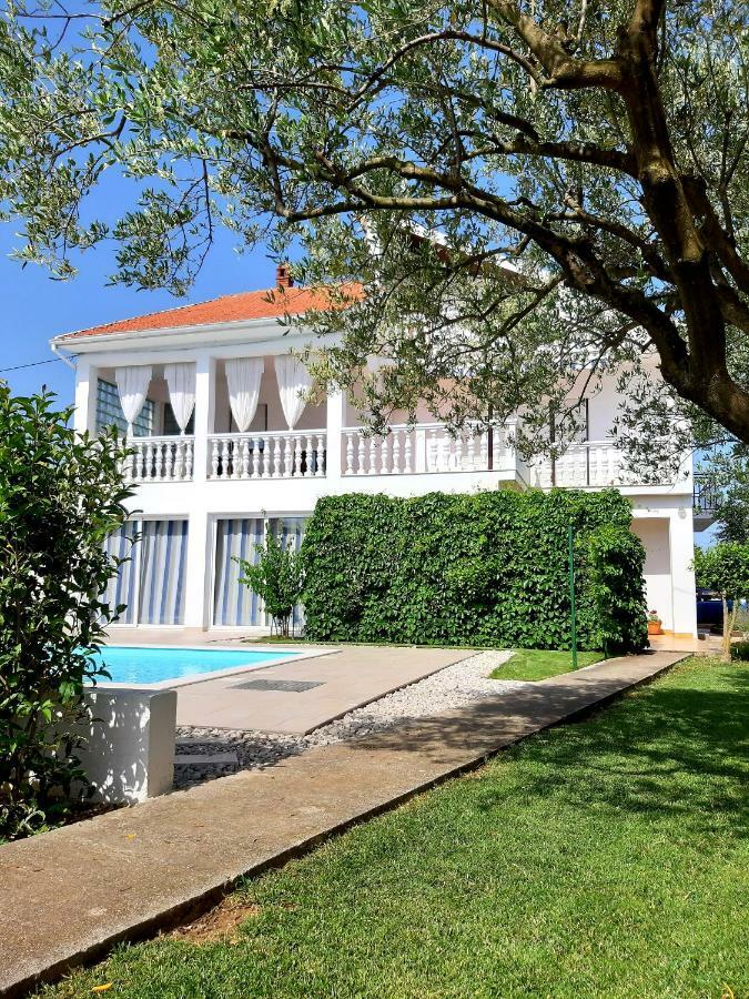 Holiday Home Villa Emma Debeljak Bagian luar foto